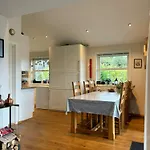 Дом отдыха Modern With Panoramic Views In Aukland