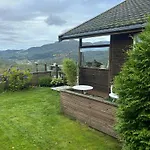Modern With Panoramic Views In Aukland Дом отдыха Jelsa