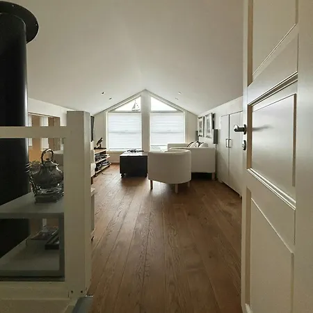 Modern With Panoramic Views In Aukland